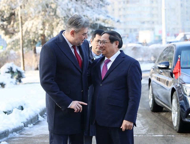 thu tuong ion marcel ciolacu chu tri le don thu tuong pham minh chinh tham chinh thuc romania 2