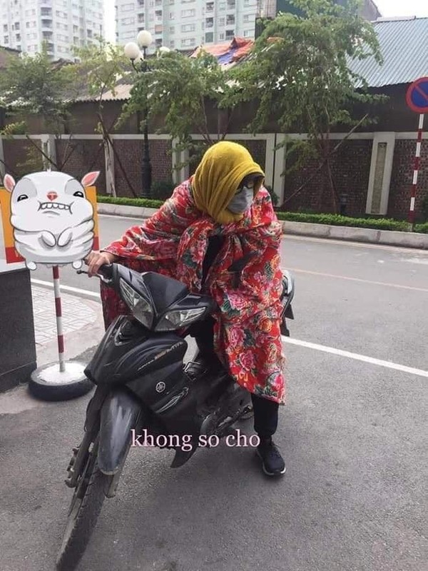 thoi tiet chuyen lanh nhieu nguoi khong ngan ngai khoac len minh chiec chan gio am khi tham gia giao thong 7