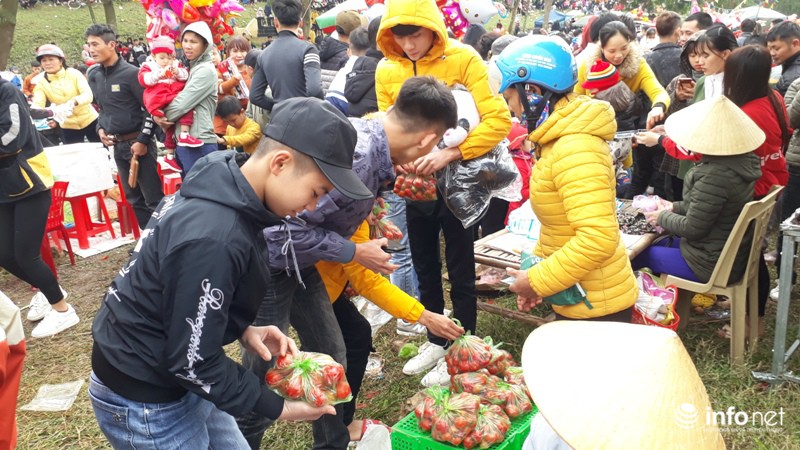 doc dao nhung phien cho chi hop mot lan vao dip tet nguyen dan 2
