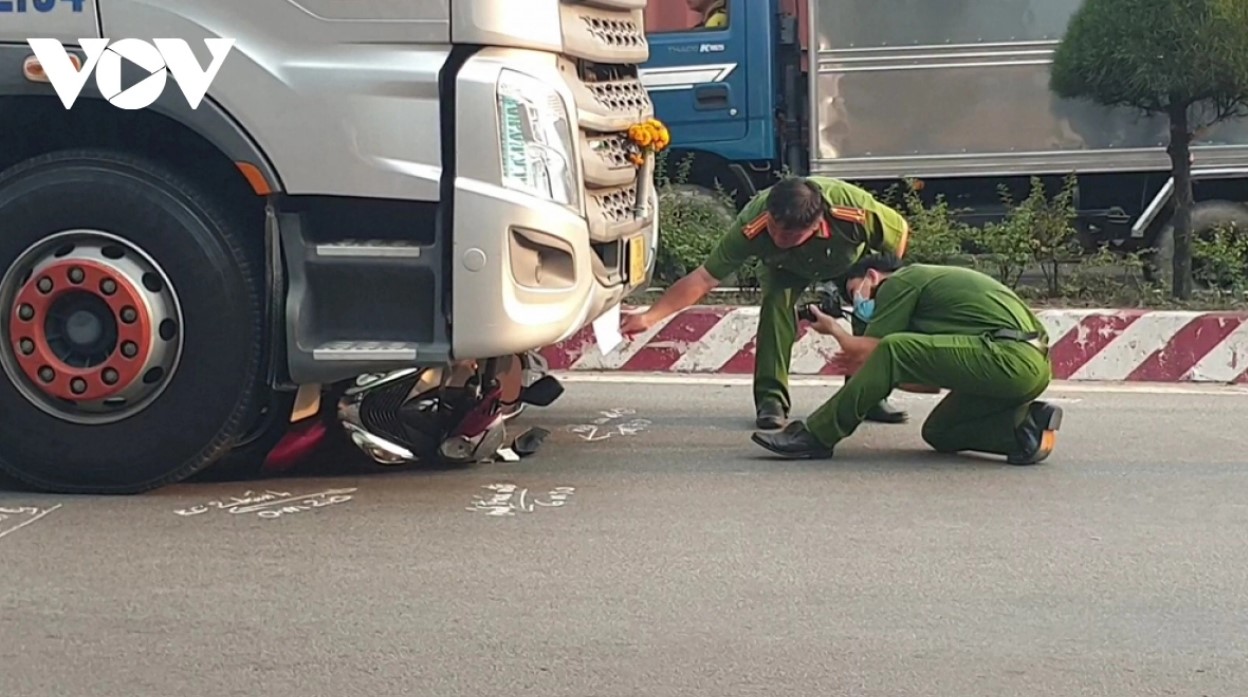 tin tuc tai nan giao thong moi nhat ngay 28 1 2024 o to dau keo va cham voi xe may mot nguoi tu vong tin tuc tai nan giao thong moi nhat ngay 28 1 2024 o to dau keo va cham voi xe may mot nguoi tu vong