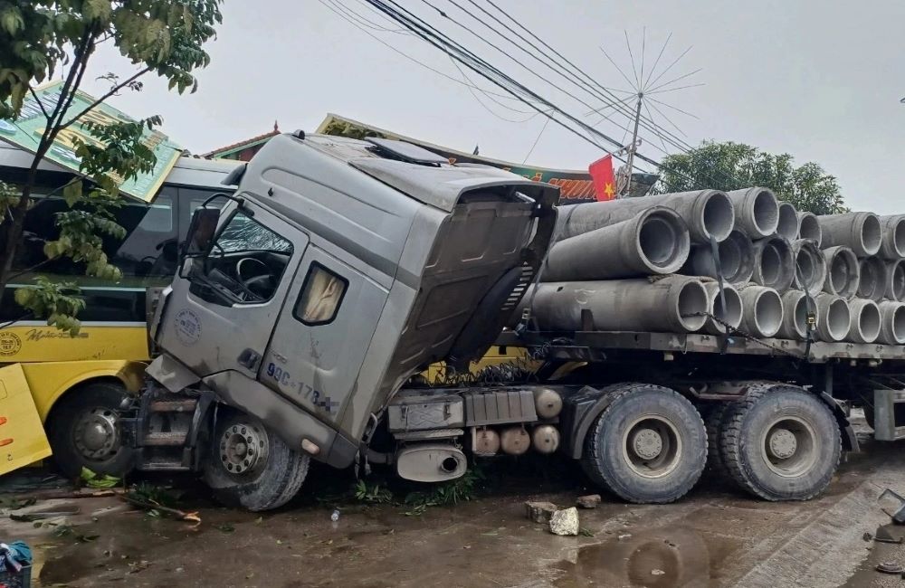 tin tuc tai nan giao thong moi nhat ngay 30 1 2024 tin tuc tai nan giao thong moi nhat ngay 30 1 va cham voi xe container nguoi dan ong tu vong tai cho 1