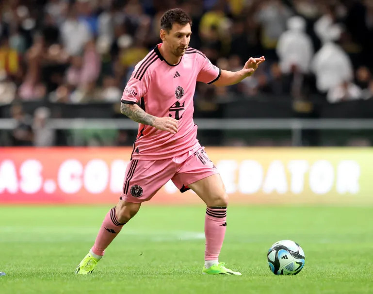 vang ronaldo al nassr van danh bai doi bong cua messi 3 vang ronaldo al nassr van danh bai doi bong cua messi 3