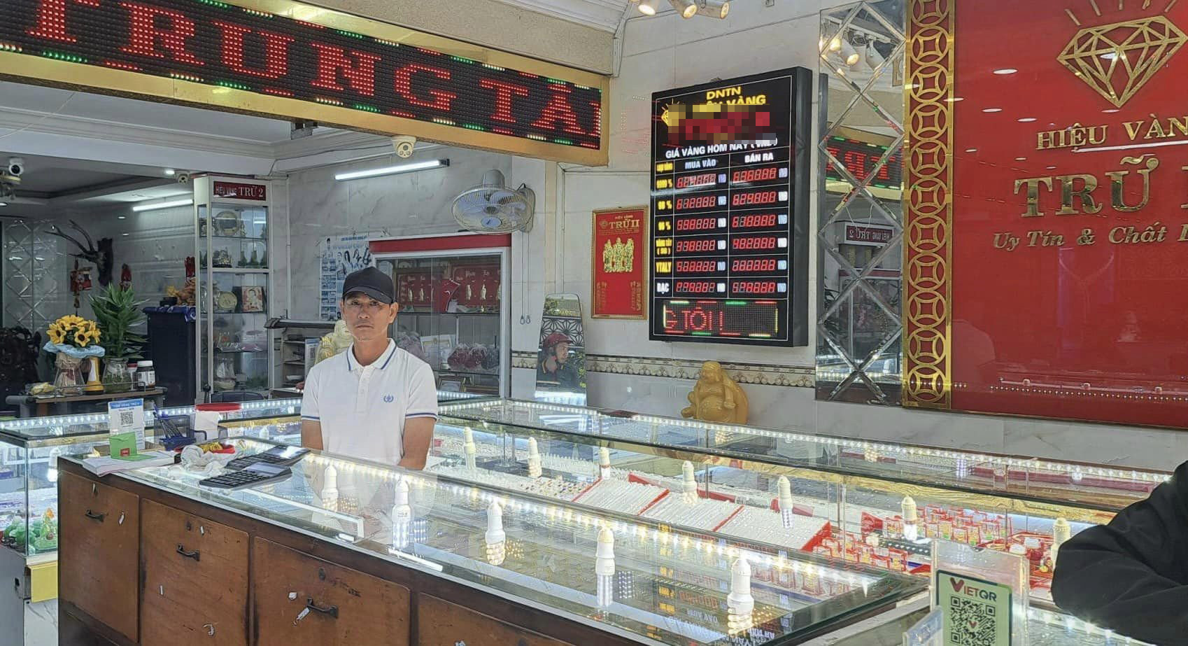 An ninh - Hình sự - Người đàn ông cướp vàng bán mang tiền về cho vợ sắm tết