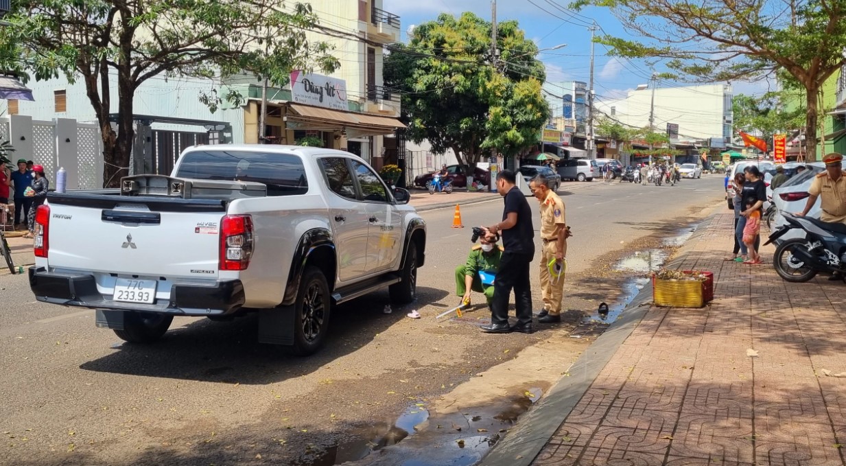 tin tuc tai nan giao thong moi nhat ngay 10 2 2024 tu nha chay ra duong be gai 2 tuoi bi xe ban tai tong tu vong 2 tin tuc tai nan giao thong moi nhat ngay 10 2 2024 tu nha chay ra duong be gai 2 tuoi bi xe ban tai tong tu vong 2
