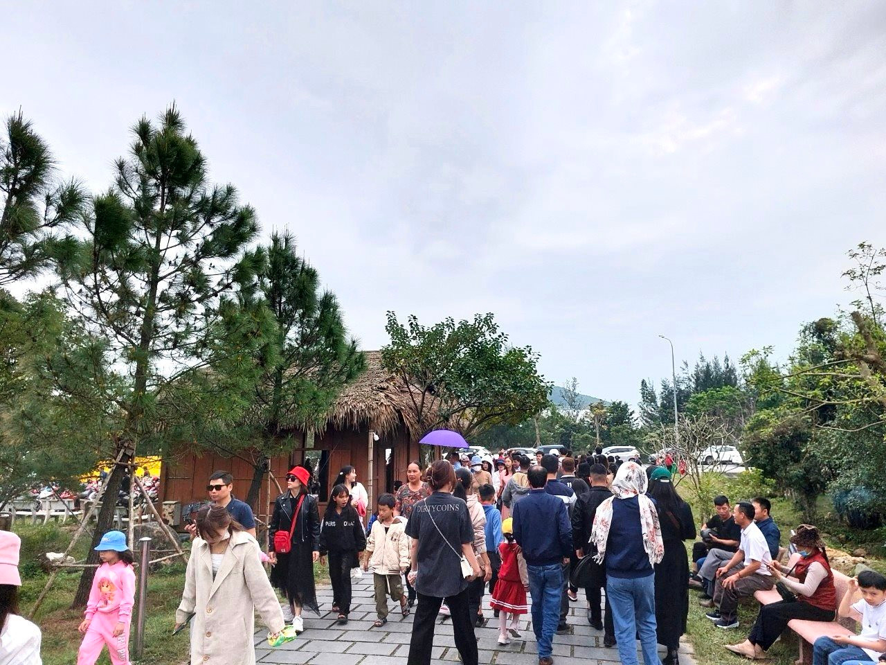 dong nguoi no nuc vieng tham mo dai tuong vo nguyen giap dip tet nguyen dan 3 dong nguoi no nuc vieng tham mo dai tuong vo nguyen giap dip tet nguyen dan 3