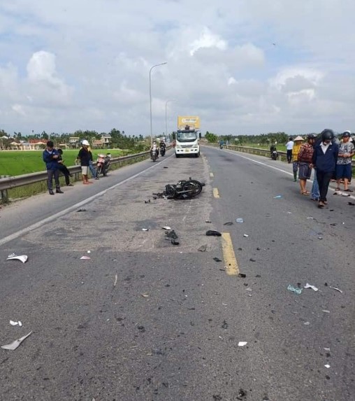 tin tuc tai nan giao thong moi nhat ngay 17 2 2024 o to bat ngo mat lai lat ngua giua duong 5 nguoi may man thoat nan 2 tin tuc tai nan giao thong moi nhat ngay 17 2 2024 o to bat ngo mat lai lat ngua giua duong 5 nguoi may man thoat nan 2