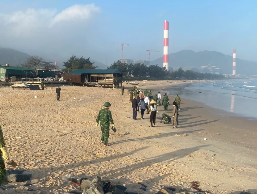 phat hien dau hac von cuc troi dat vao bo bien ha tinh 2