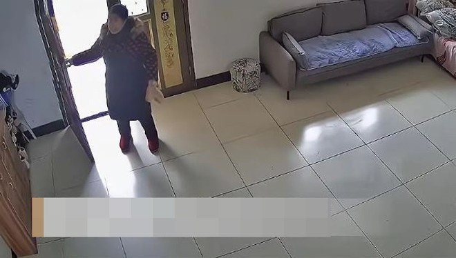ve que ngoai an tet nhung bo me deu da qua doi con gai bat khoc vi hanh dong cua hang xom 2 ve que ngoai an tet nhung bo me deu da qua doi con gai bat khoc vi hanh dong cua hang xom 2