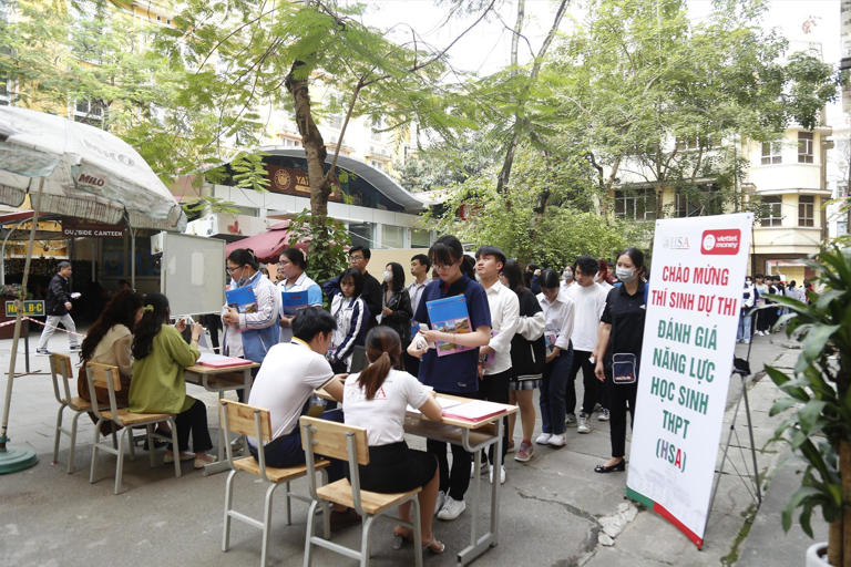 thi danh gia nang luc dh quoc gia ha noi tuot tai hon 30 000 em sap het cho 3 dot dau1jpg thi danh gia nang luc dh quoc gia ha noi tuot tai hon 30 000 em sap het cho 3 dot dau1jpg