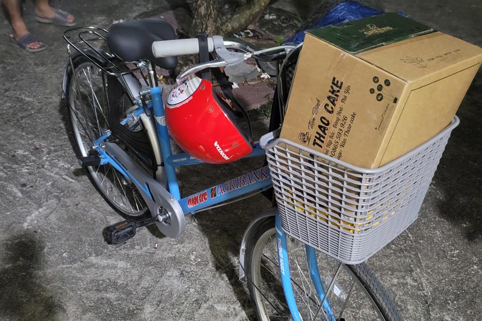 me cua cau be 10 tuoi dap xe tu phu yen vao binh duong nho con trai toi chi biet khoc thanh tieng roi lui thui di lam 1 me cua cau be 10 tuoi dap xe tu phu yen vao binh duong nho con trai toi chi biet khoc thanh tieng roi lui thui di lam 1
