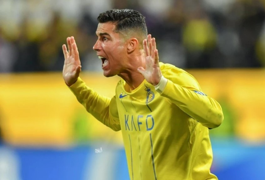 ronaldo nhan an phat sau loat hanh dong an mung phan cam ronaldo nhan an phat sau loat hanh dong an mung phan cam