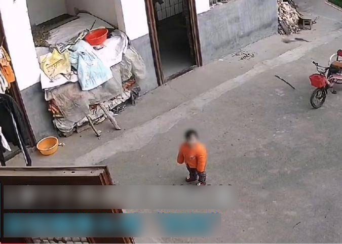 gui con 1 tuoi cho ong ba de di lam an xa canh tuong qua camera giam sat khien nhieu nguoi xuc dong 3 gui con 1 tuoi cho ong ba de di lam an xa canh tuong qua camera giam sat khien nhieu nguoi xuc dong 3