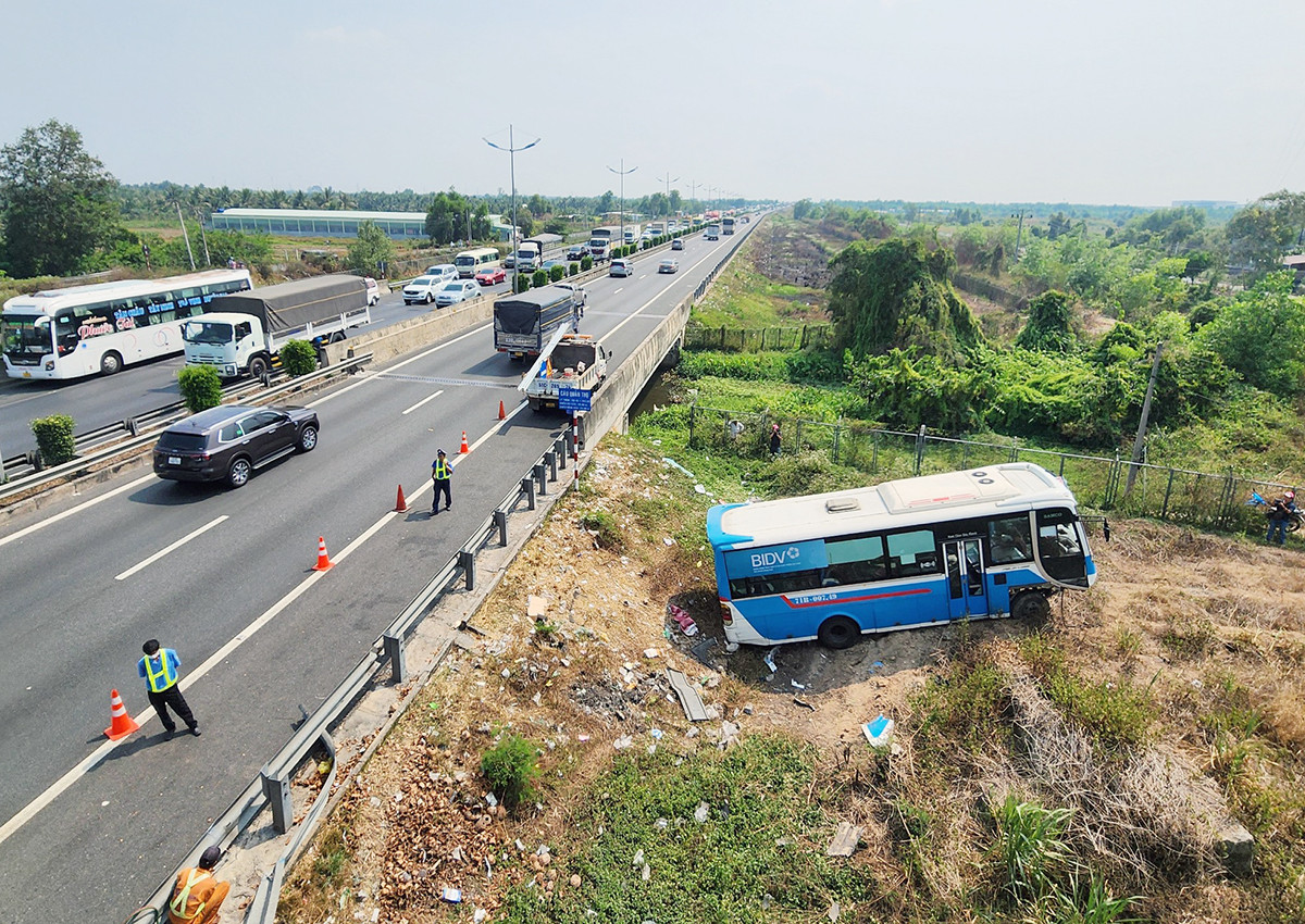 tin tuc tai nan giao thong moi nhat ngay 10 3 2024 o to dua don hoc sinh va cham voi xe may mot nguoi bi thuong 3 tin tuc tai nan giao thong moi nhat ngay 10 3 2024 o to dua don hoc sinh va cham voi xe may mot nguoi bi thuong 3
