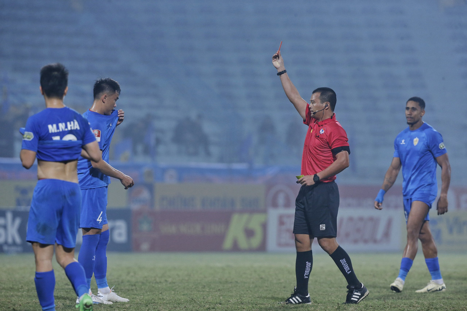 vff chinh thuc ra an phat voi cau thu dap tuan hai chan thuong nang 1