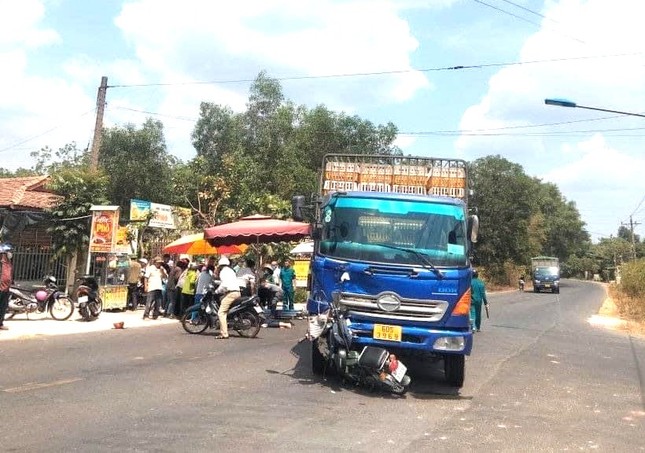 tin tuc tai nan giao thong moi nhat ngay 13 3 2024 va cham giua o to khach va xe may hai vo chong thuong vong 2 tin tuc tai nan giao thong moi nhat ngay 13 3 2024 va cham giua o to khach va xe may hai vo chong thuong vong 2