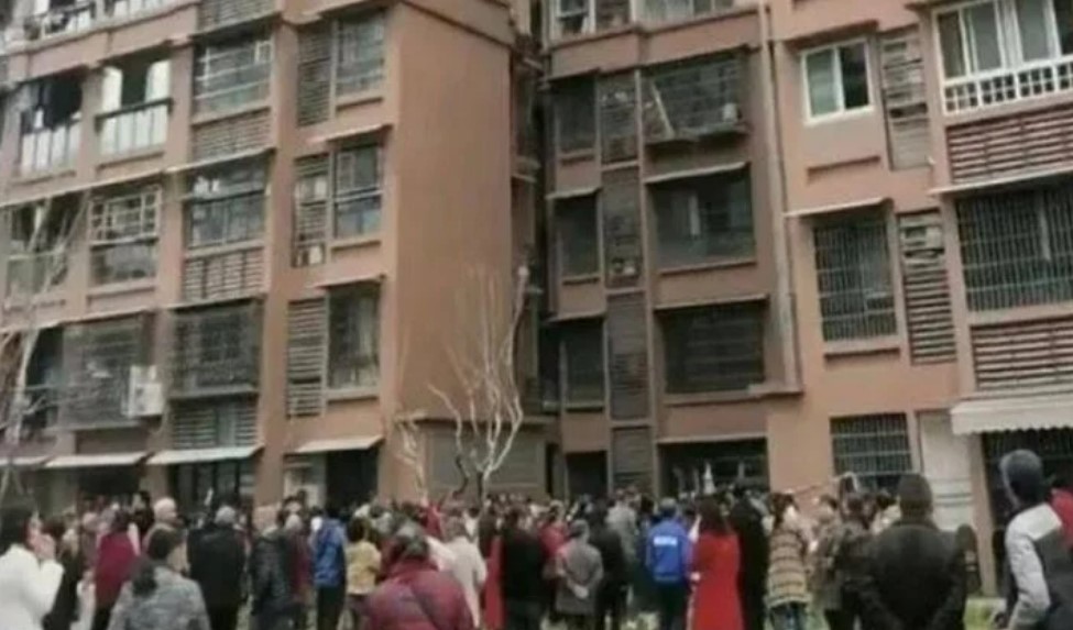 ba noi ba ngoai mai choi mat chuoc cau be 5 tuoi roi tu tang cao xuong tu vong thuong tam ba noi ba ngoai mai choi mat chuoc cau be 5 tuoi roi tu tang cao xuong tu vong thuong tam