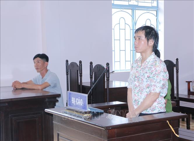 dung cay xam gao dam ba can bo cong an bi thuong nguoi dan ong linh an tu 2 dung cay xam gao dam ba can bo cong an bi thuong nguoi dan ong linh an tu 2