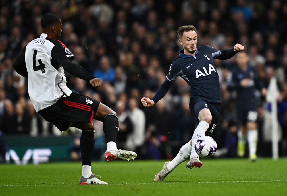 tottenham bat ngo thua soc truoc fulham mu huong loi 1