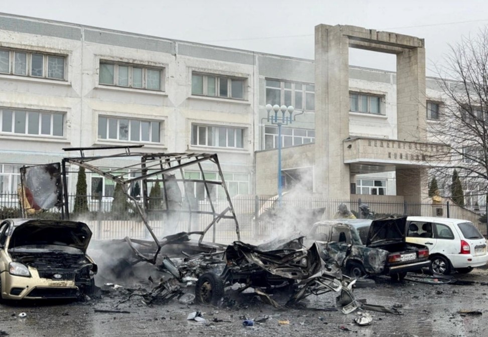 ukraine tiep tuc tan cong vao lanh tho cua nga trong ngay bau cu thu hai