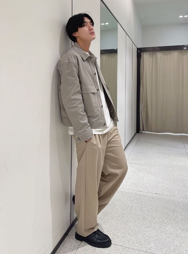 nam than san co gay sot nho visual dien trai moi lan ra san deu khien fan nu phat cuong 9