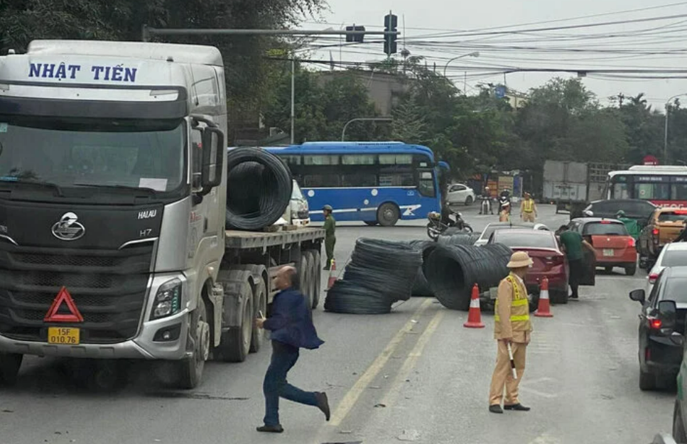 tin tuc tai nan giao thong moi nhat ngay 24 3 2024 tai nan lien hoan tren quoc lo 22 xe con bi bien dang 2 tin tuc tai nan giao thong moi nhat ngay 24 3 2024 tai nan lien hoan tren quoc lo 22 xe con bi bien dang 2