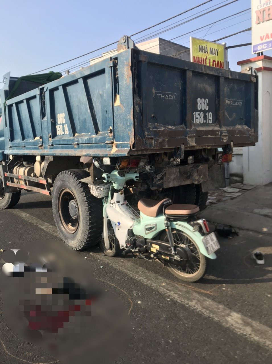 tin tuc tai nan giao thong moi nhat ngay 27 3 2024 va cham voi xe tai nguoi phu nu tu vong thuong tam 1 tin tuc tai nan giao thong moi nhat ngay 27 3 2024 va cham voi xe tai nguoi phu nu tu vong thuong tam 1