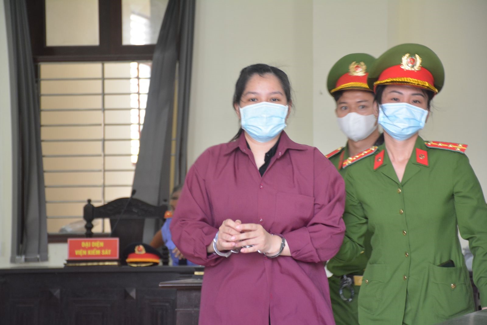 di doi no nguoi dan ong bi con gai chu nha dam tu vong di doi no nguoi dan ong bi con gai chu nha dam tu vong