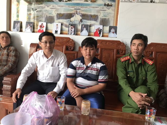 quang ngai nam sinh lop 6 cuu song 2 nguoi bi duoi nuoc quang ngai nam sinh lop 6 cuu song 2 nguoi bi duoi nuoc