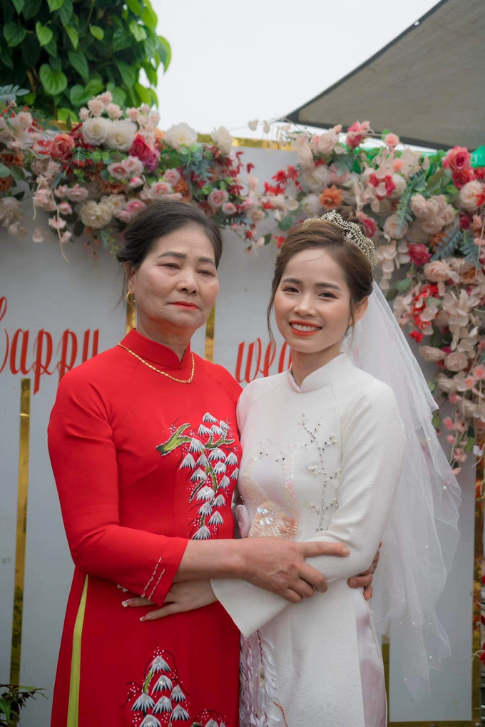 phu tho me ga con dau di lay chong moi gay xuc dong phu tho me ga con dau di lay chong moi gay xuc dong