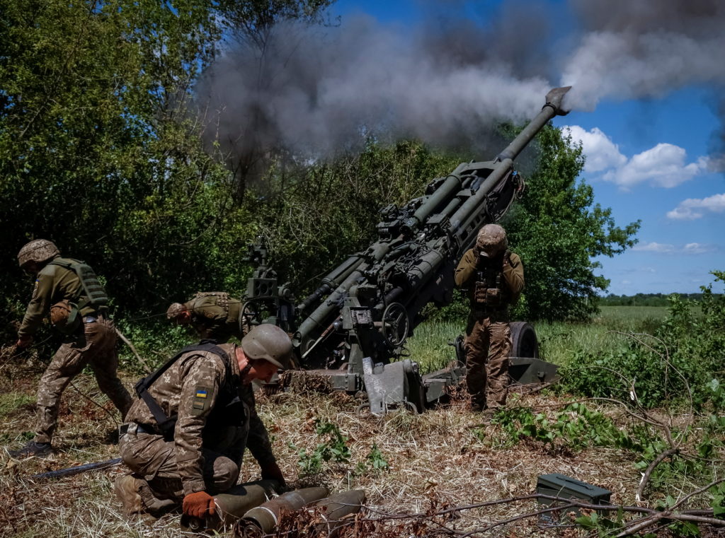 quan doi ukraine tiep tuc na phao vao cac khu dinh cu o donetsk