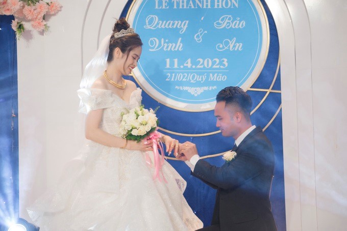 chuyen tinh cam dong cua cap doi trong dam cuoi gay sot o phu tho chuyen tinh cam dong cua cap doi trong dam cuoi gay sot o phu tho