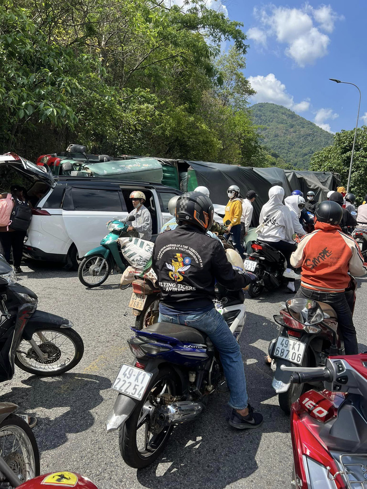 deo bao loc un tac hon 10 km vi tai nan lien hoan deo bao loc un tac hon 10 km vi tai nan lien hoan