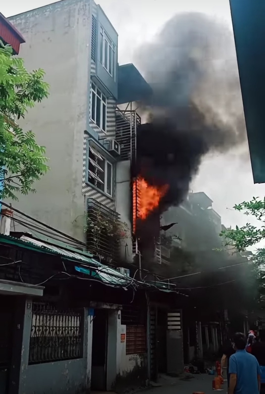 hien truong moi nhat vu chay nha khien 4 ba chau tu vong o ha dong hien truong moi nhat vu chay nha khien 4 ba chau tu vong o ha dong