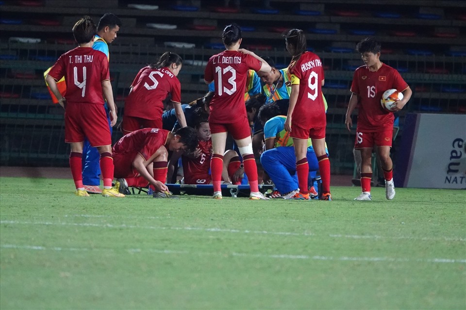 trung ve tuyen nu viet nam nhap vien cap cuu trong tran chung ket o sea game 32 1 trung ve tuyen nu viet nam nhap vien cap cuu trong tran chung ket o sea game 32 1
