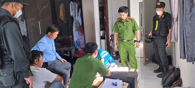 hau giang triet ha duong day danh bac qua mang 560 ti dong khoi to 11 bi can hau giang triet ha duong day danh bac qua mang 560 ti dong khoi to 11 bi can