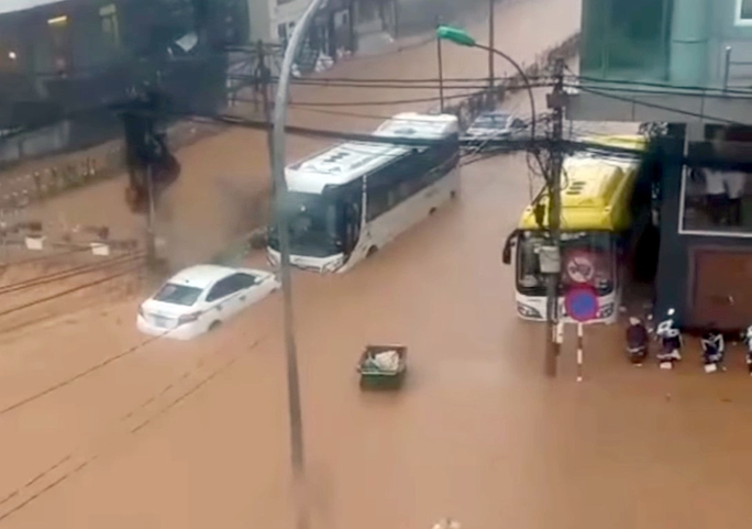 da lat ngap nang khap noi sau tran mua lon 5 da lat ngap nang khap noi sau tran mua lon 5