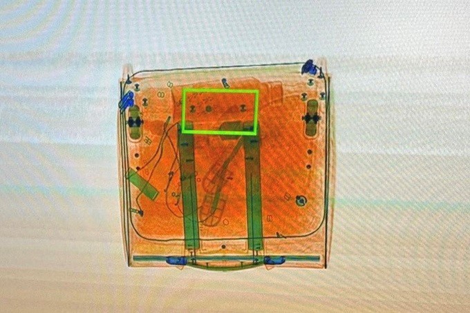 phat hien khach nuoc ngoai mang theo ma tuy nhap canh o san bay tan son nhat