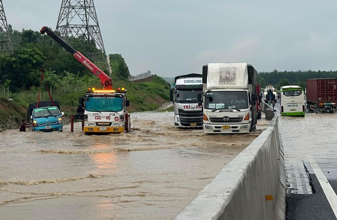 de nghi lam ro trach nhiem de xay ra ngap lut tai cao toc phan thiet dau giay de nghi lam ro trach nhiem de xay ra ngap lut tai cao toc phan thiet dau giay