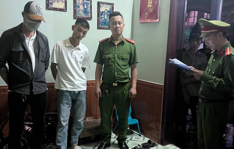 quang binh bat giu doi tuong gia vo mua hang roi trom gan 50 trieu dong quang binh bat giu doi tuong gia vo mua hang roi trom gan 50 trieu dong