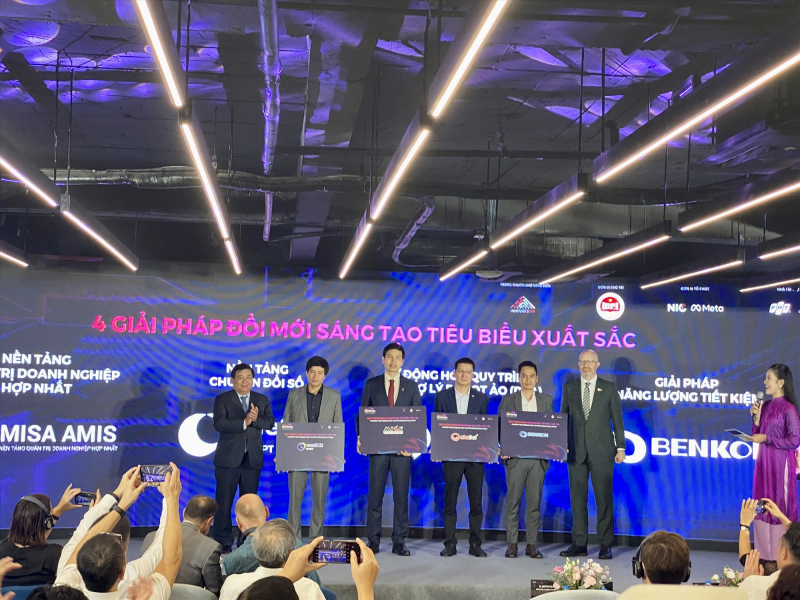 vnpt hkd va onesme duoc vinh danh tai le cong bo giai phap doi moi sang tao viet nam 2023 vnpt hkd va onesme duoc vinh danh tai le cong bo giai phap doi moi sang tao viet nam 2023