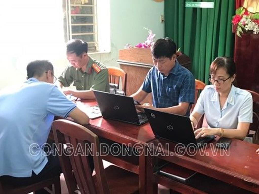 chia se thong tin xuc pham danh nhan va anh hung dan toc nguoi dan ong bi phat 30 trieu dong chia se thong tin xuc pham danh nhan va anh hung dan toc nguoi dan ong bi phat 30 trieu dong