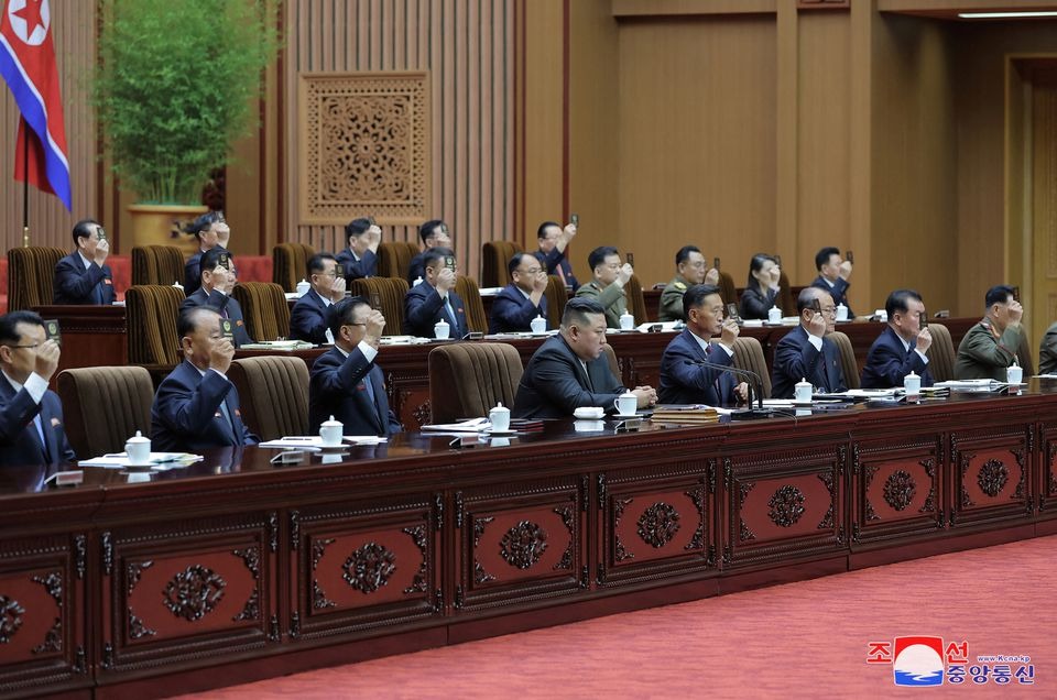 trieu tien bo sung chinh sach hat nhan vao hien phap