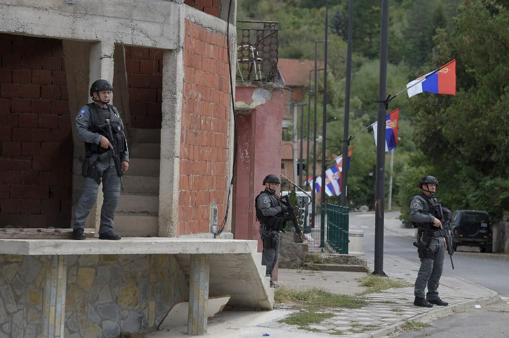 tin tuc quan su moi nong nhat ngay 2 10 2023 nato tang cuong hien dien quan su o kosovo