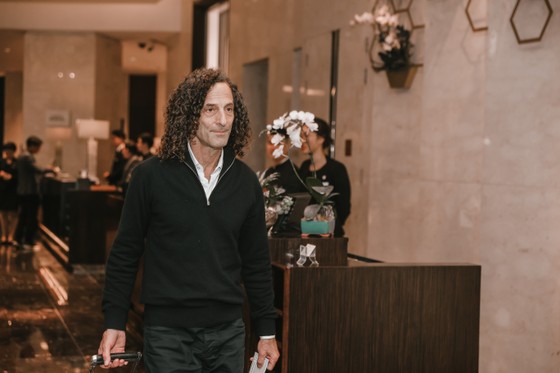 kenny g da toi ha noi mang theo cay ken dac biet de lam gi dspl 1 kenny g da toi ha noi mang theo cay ken dac biet de lam gi dspl 1