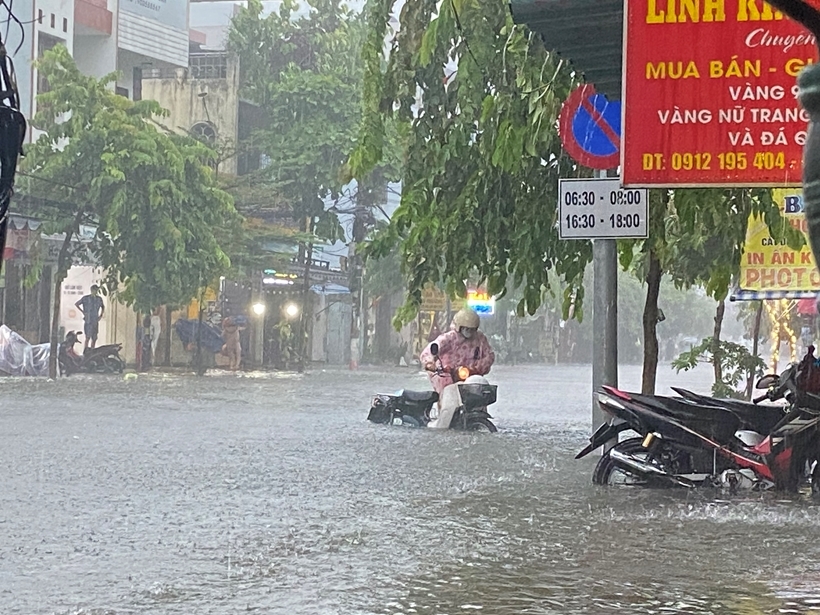 mua lon khien duong pho vinh ngap sau mot so truong thong bao nghi hoc dspl 3 mua lon khien duong pho vinh ngap sau mot so truong thong bao nghi hoc dspl 3