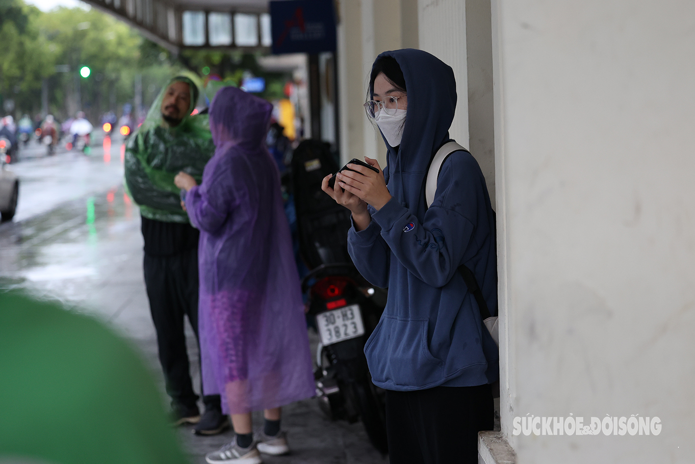 nguoi dan ha noi ao lop trong lop ngoai ra duong don dot ret dam dau tien dspl 2 nguoi dan ha noi ao lop trong lop ngoai ra duong don dot ret dam dau tien dspl 2