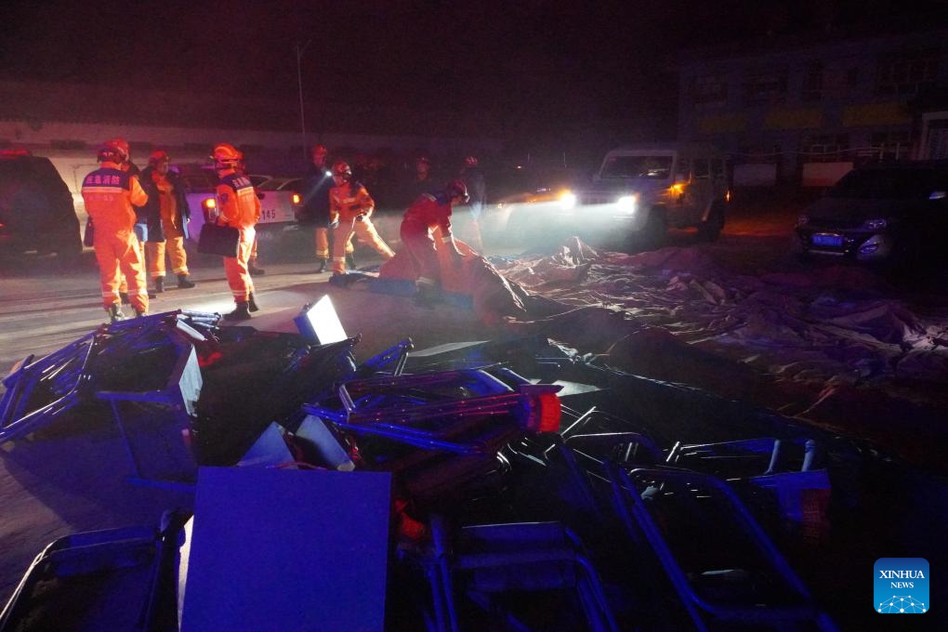 khung canh do nat sau tran dong dat khien 111 nguoi thiet mang o trung quoc4