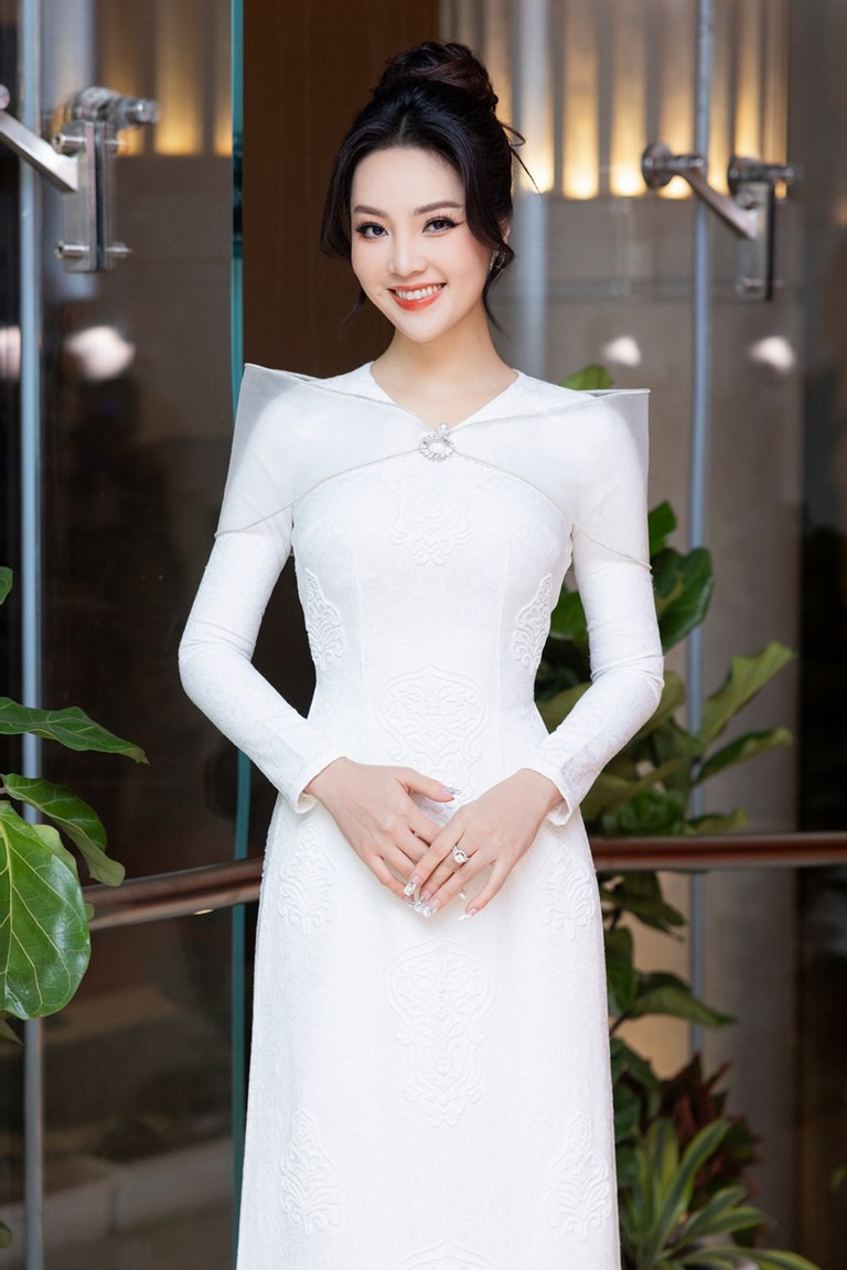 bat ngo vuong tin don dung cham dao keo mc thuy van noi gi