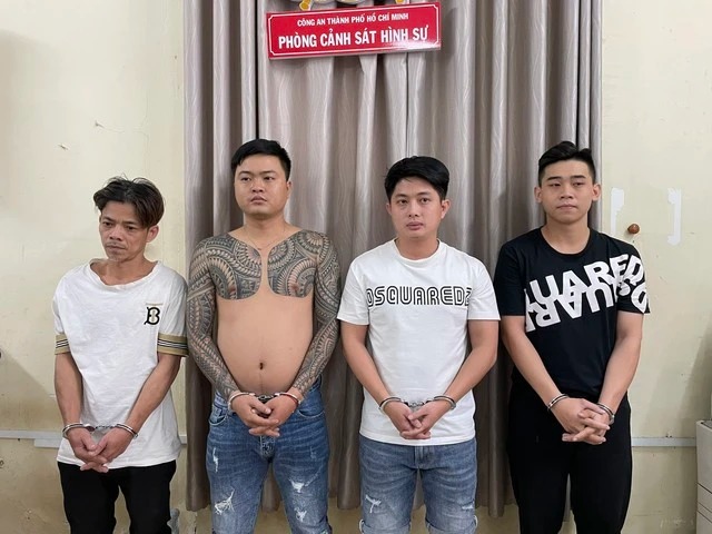 tp hcm bat nhom cho vay nang lai 540 nam dung son tron mam tom khung bo con no