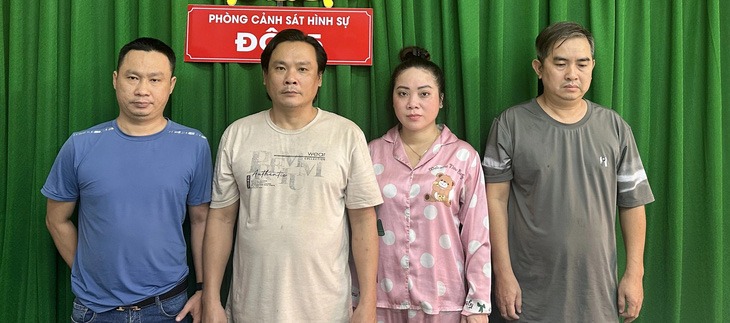 dot kich mot nha hang o tp hcm cong an phat hien 40 nu tiep vien san sang di khach dot kich mot nha hang o tp hcm cong an phat hien 40 nu tiep vien san sang di khach